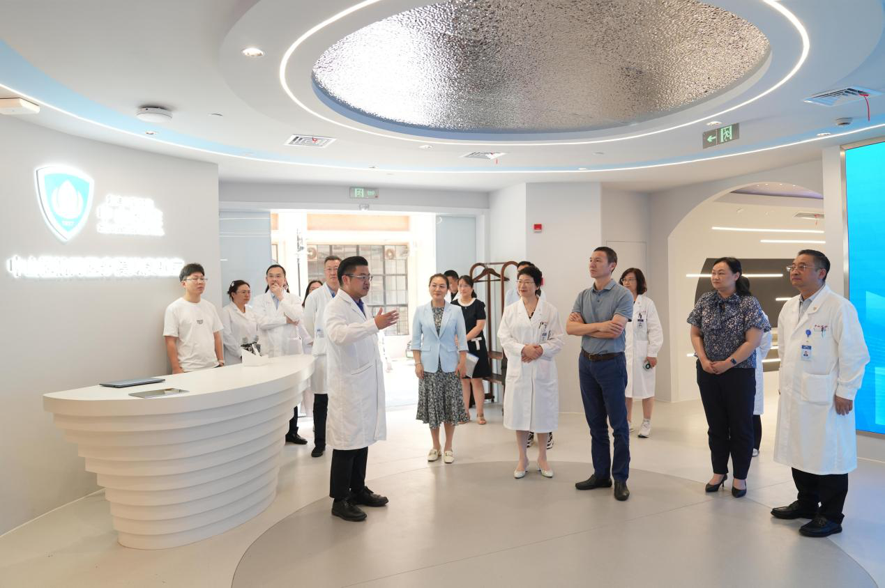 市审计局党组书记、局长刘向民一行赴复旦大学附属中山医院开展专题调研