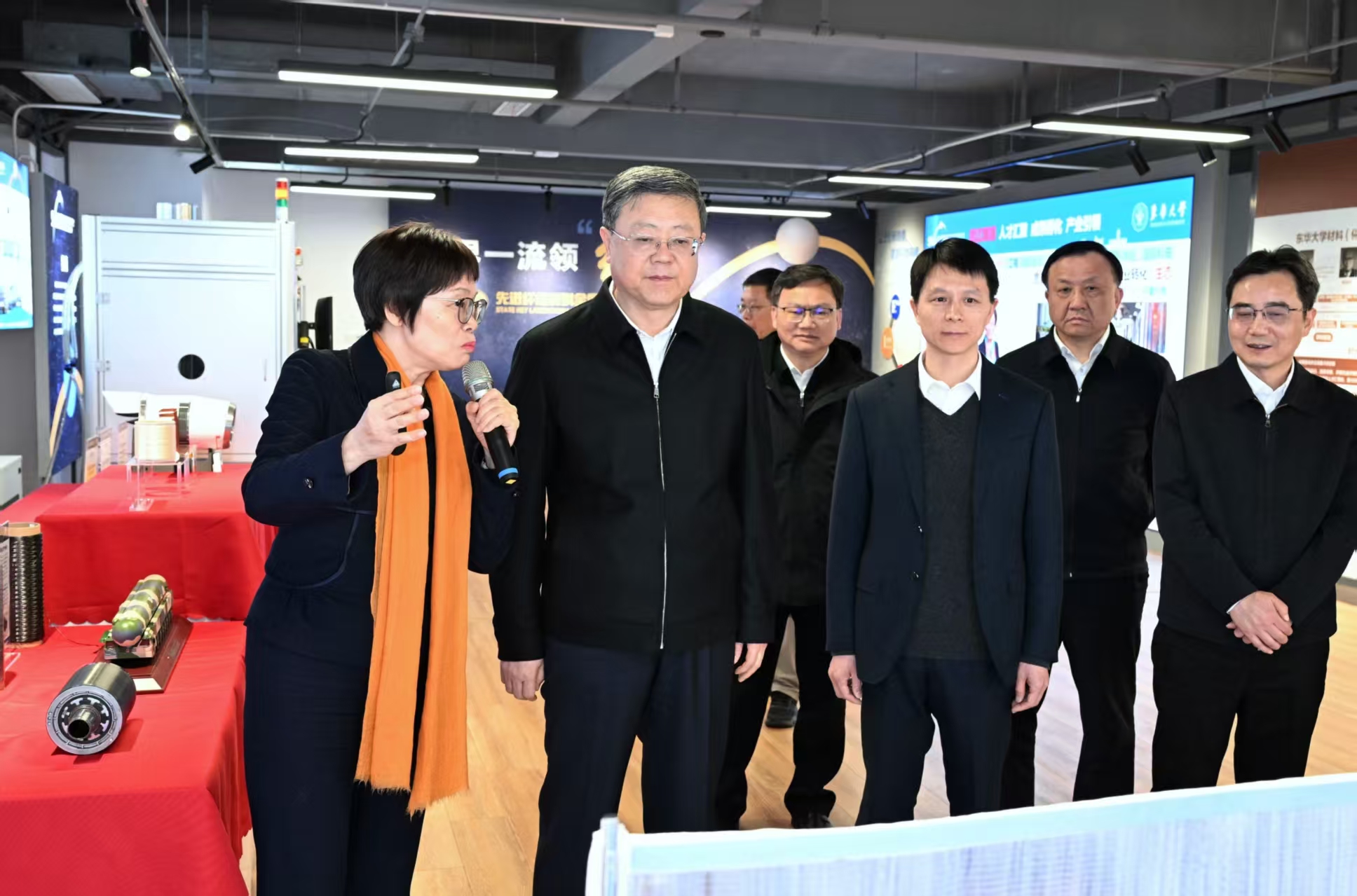 狠抓转型发展重点任务，更好统筹经济社会协调发展！春节后首个工作日陈吉宁在松江区调研